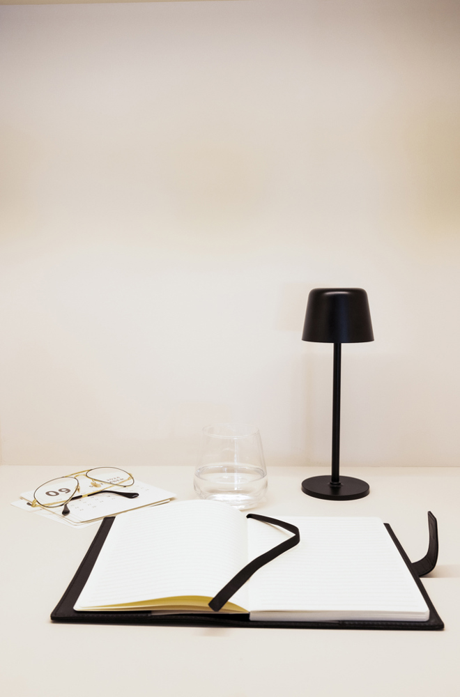 Zenic USB Tischleuchte aus RCS recyceltem Kunststoff
